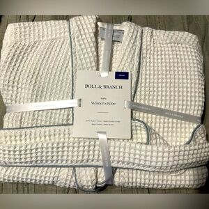Boll & Branch waffle women’s robe White / Medium